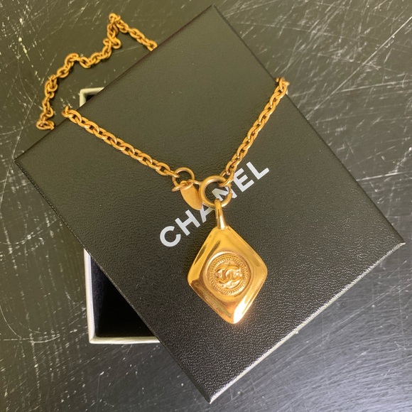 Chanel Necklace - Picture 13 of 16